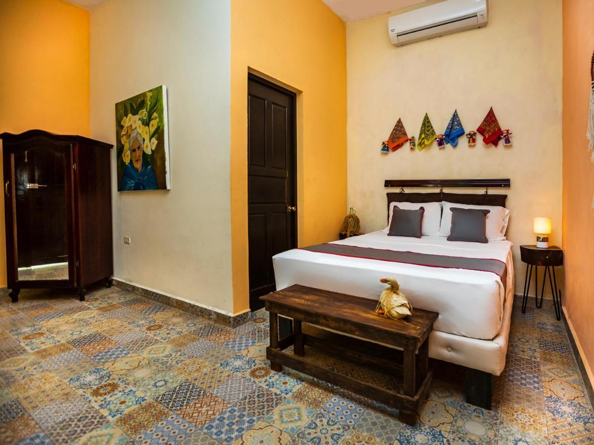Casa Aluxes Hotel Valladolid  Bagian luar foto