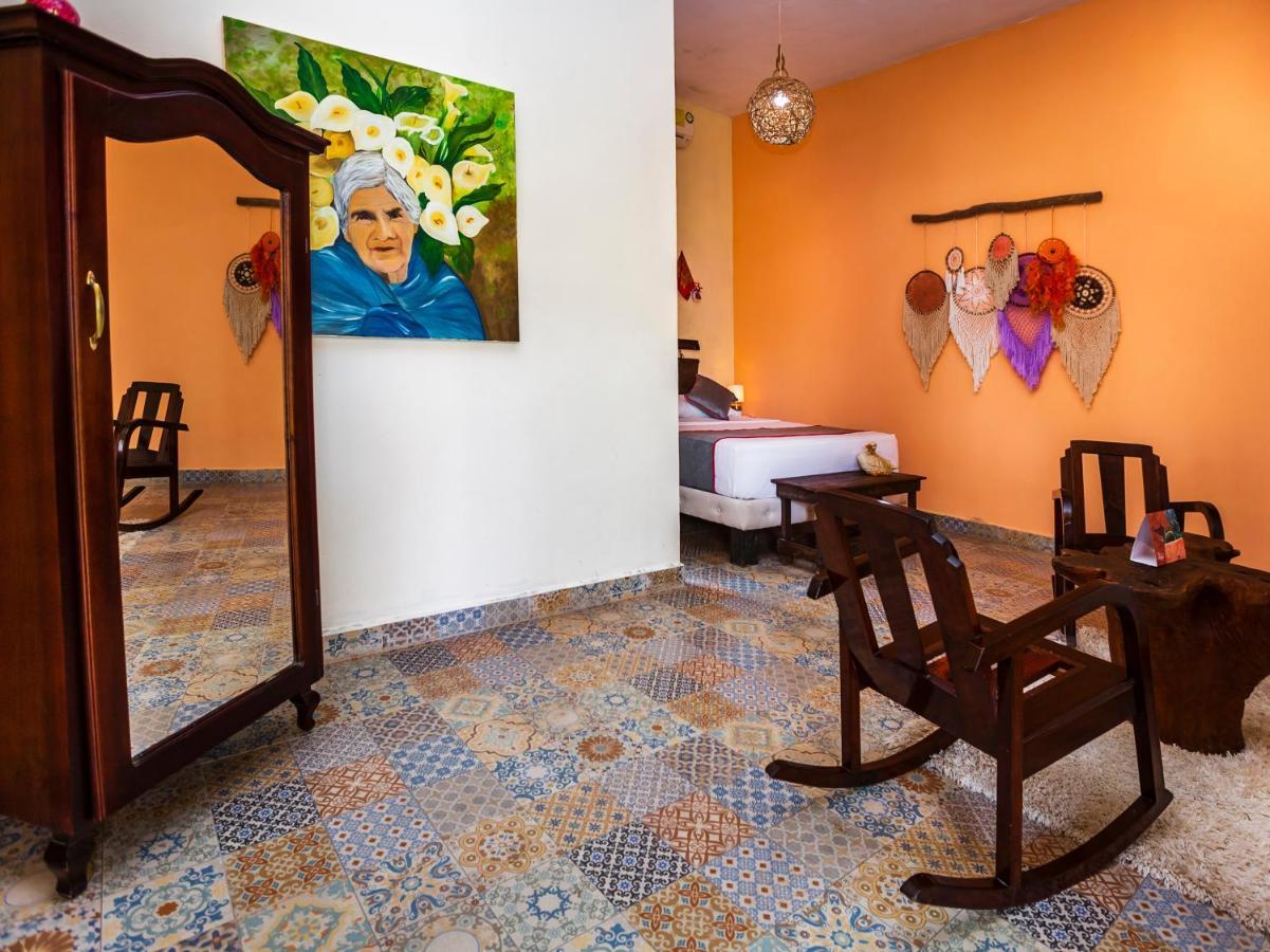 Casa Aluxes Hotel Valladolid  Bagian luar foto