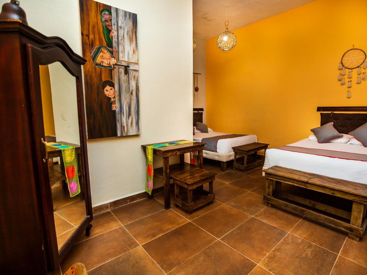 Casa Aluxes Hotel Valladolid  Bagian luar foto