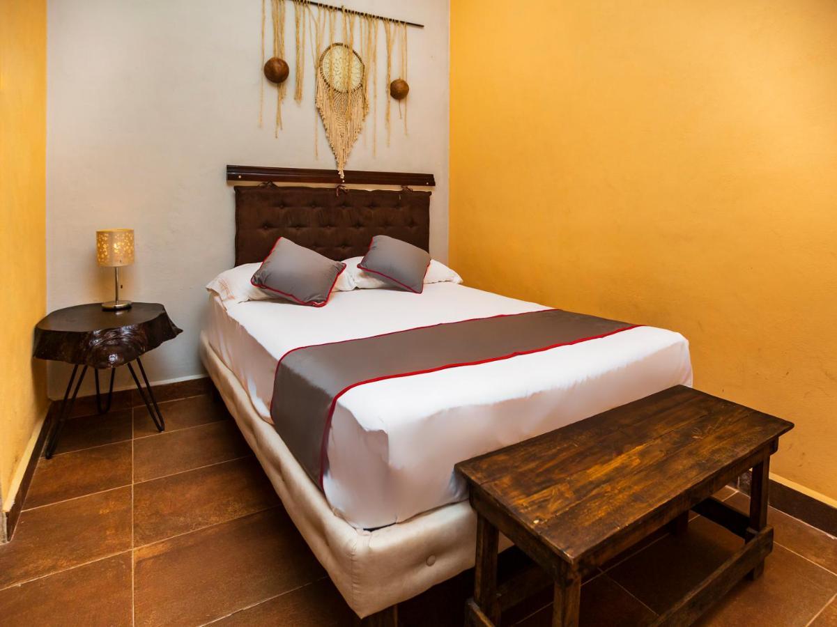 Casa Aluxes Hotel Valladolid  Bagian luar foto