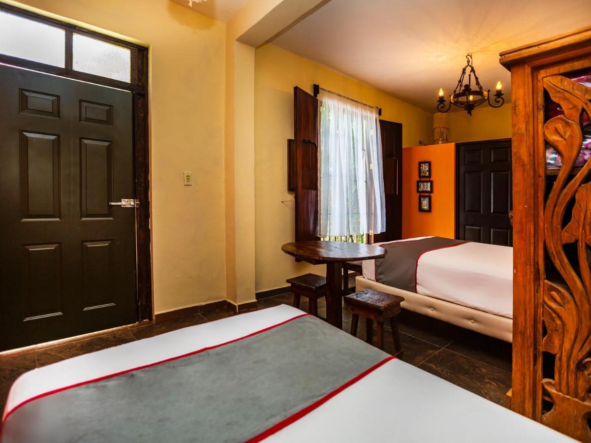 Casa Aluxes Hotel Valladolid  Bagian luar foto