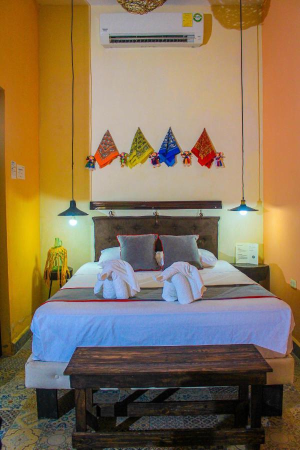 Casa Aluxes Hotel Valladolid  Bagian luar foto