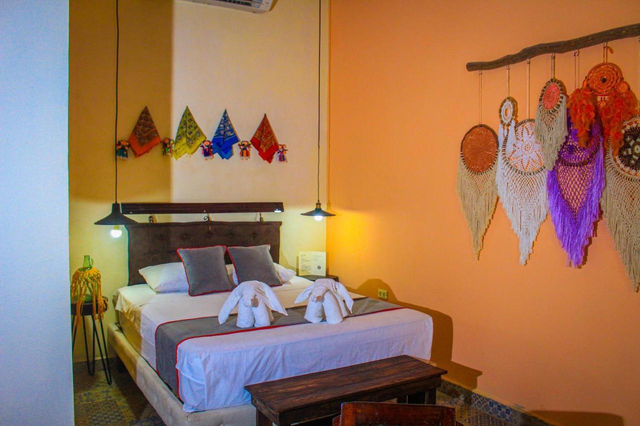 Casa Aluxes Hotel Valladolid  Bagian luar foto