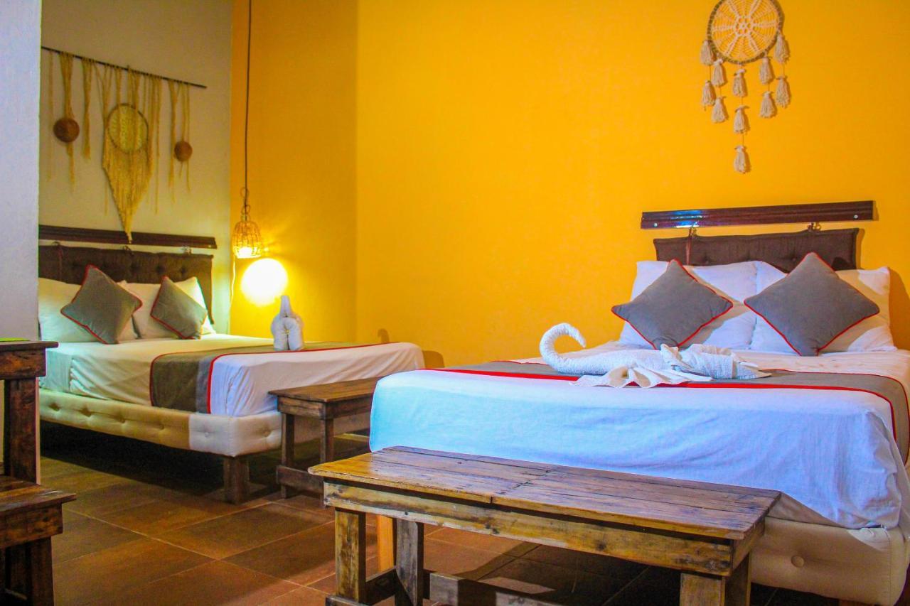 Casa Aluxes Hotel Valladolid  Bagian luar foto
