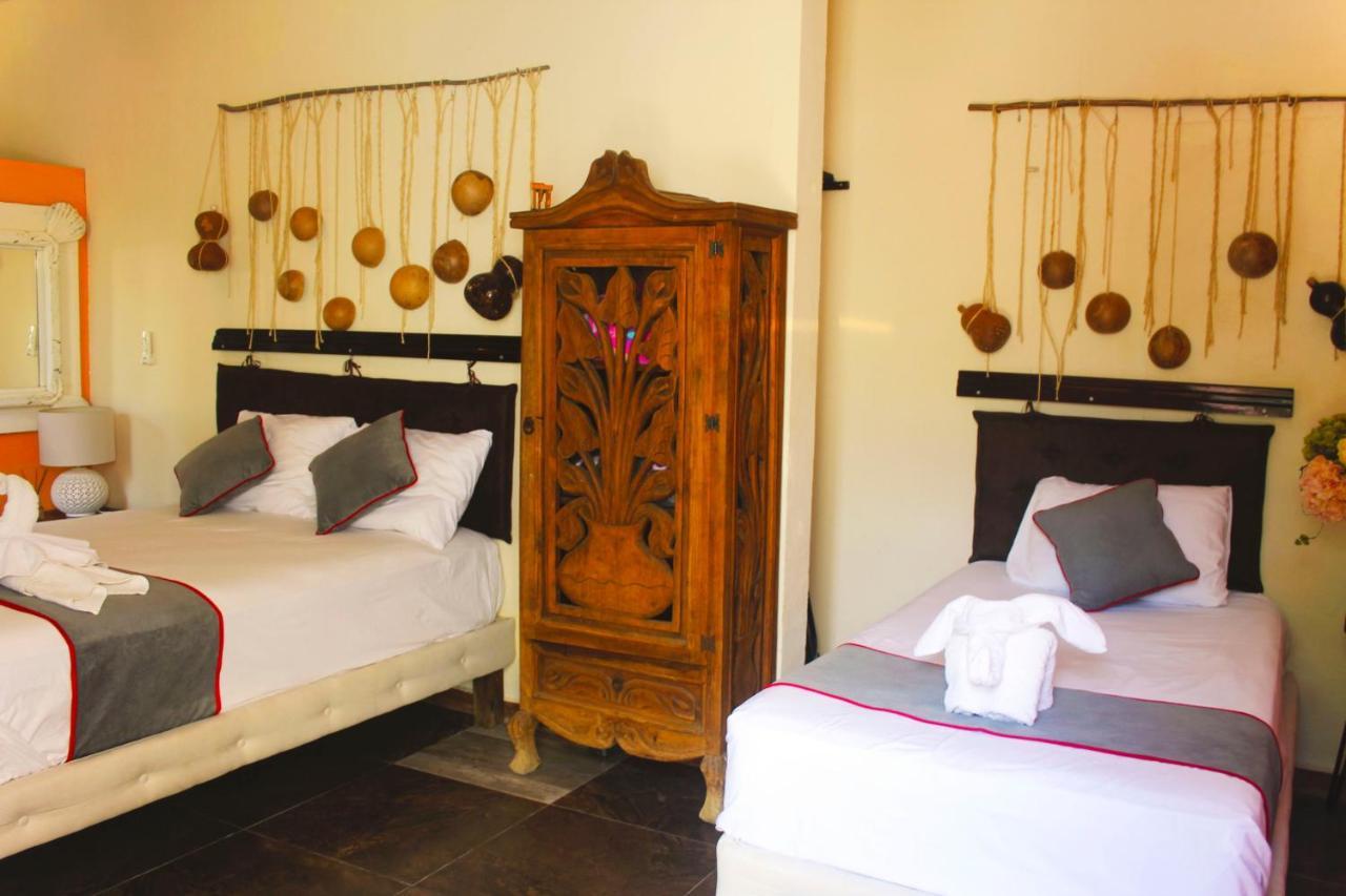 Casa Aluxes Hotel Valladolid  Bagian luar foto