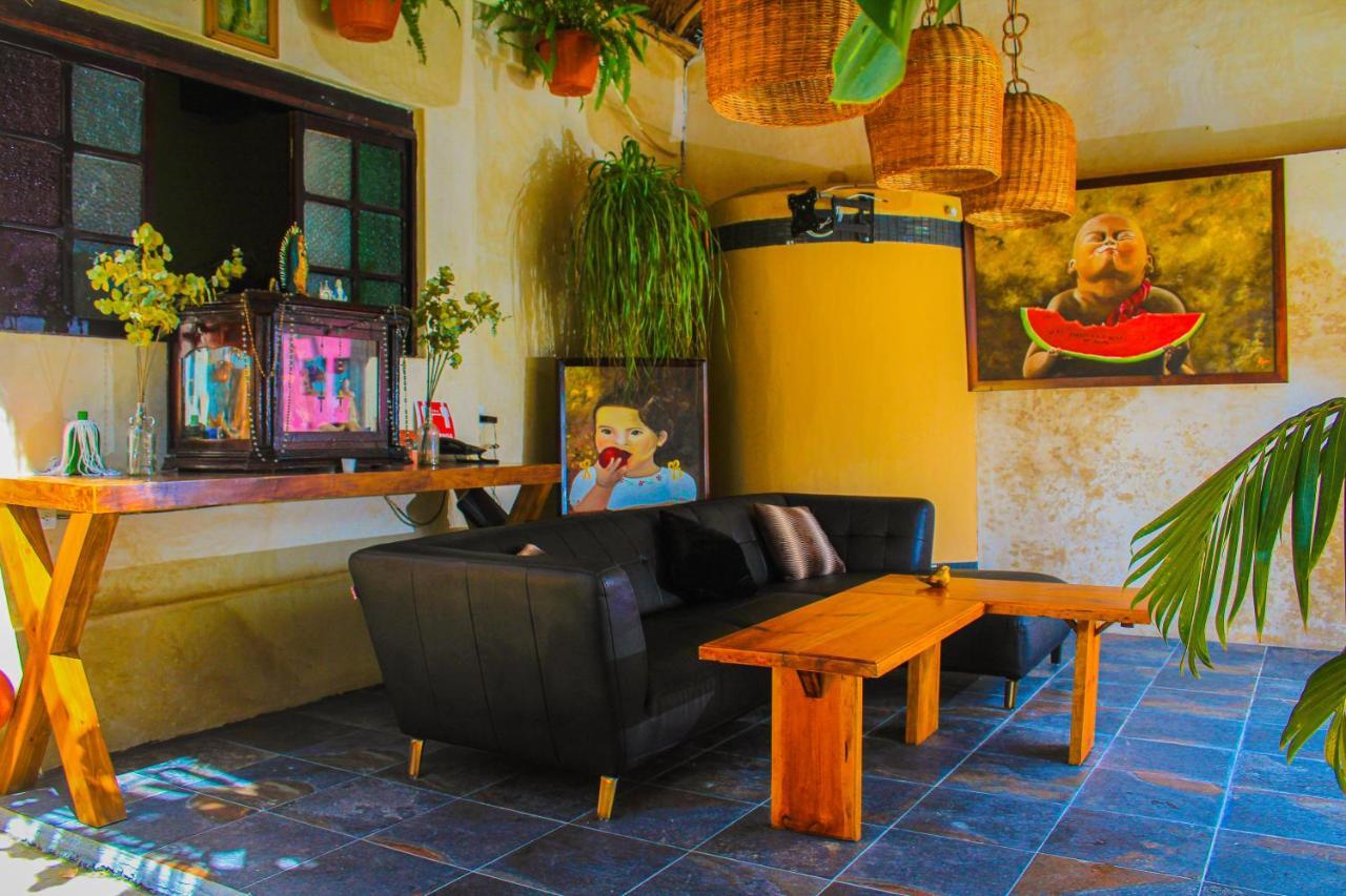 Casa Aluxes Hotel Valladolid  Bagian luar foto