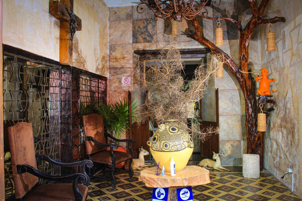 Casa Aluxes Hotel Valladolid  Bagian luar foto